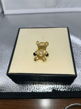 Gigi Giusti teddy bear  pin gold tone rhinestone matte finish casual statement